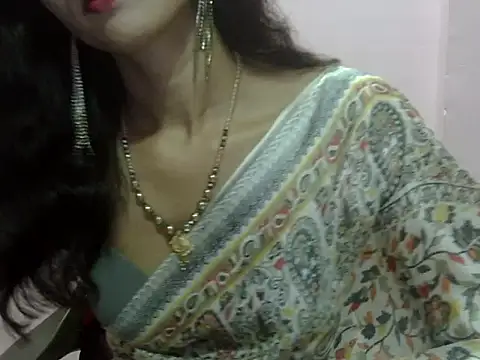Snapshot of Laila_Cute chatting on July 8, 2026, 3:24 pm Laila Cute online show from July 8, 2026, 3:24 pm
