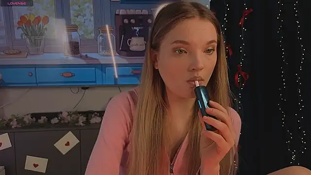 JulieLupo online show from March 22, 2026, 7:32 am