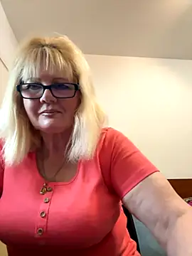 BoloshkaBlonda online show from October 14, 2025, 9:15 pm