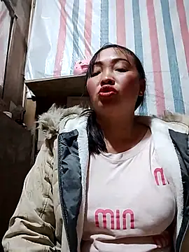 Snapshot of Minkine022 chatting on February 7, 2026, 11:18 am Minkine022 online show from February 7, 2026, 11:18 am