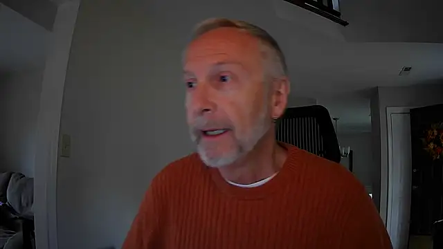 Snapshot of ApolloThrust chatting on October 29, 2025, 2:38 pm ApolloThrust online show from October 29, 2025, 2:38 pm