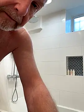 Snapshot of ApolloThrust chatting on November 27, 2025, 3:01 pm ApolloThrust online show from November 27, 2025, 3:01 pm