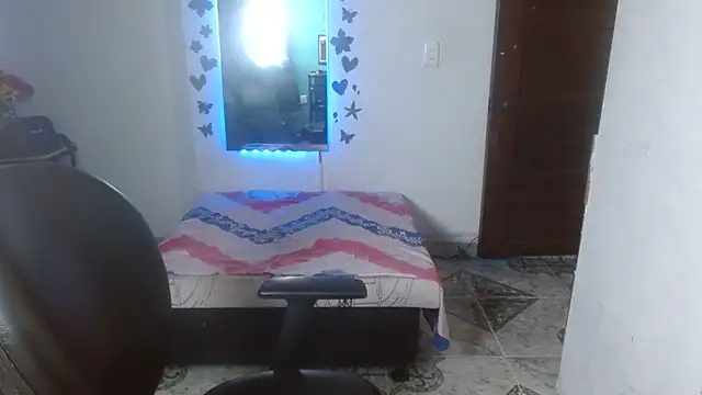 Snapshot of Ebony_luna chatting on March 4, 2026, 7:43 pm Ebony luna online show from March 4, 2026, 7:43 pm