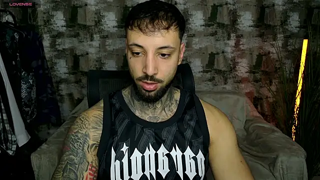 MasculineGuy99 online show from January 15, 2026, 5:16 pm