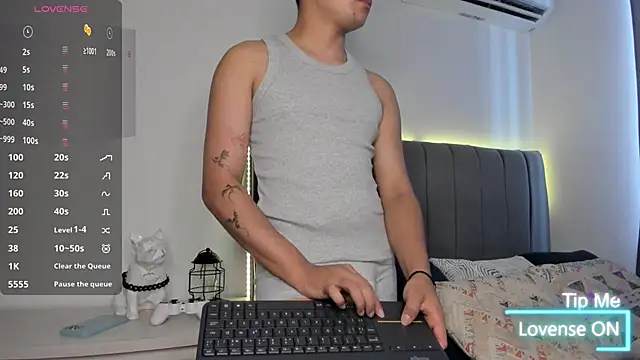 Snapshot of JARETHH chatting on October 29, 2025, 1:32 pm JARETHH online show from October 29, 2025, 1:32 pm