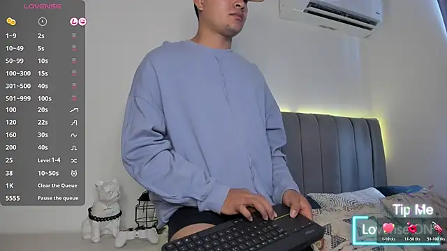 Snapshot of JARETHH chatting on October 28, 2025, 1:32 pm JARETHH online show from October 28, 2025, 1:32 pm