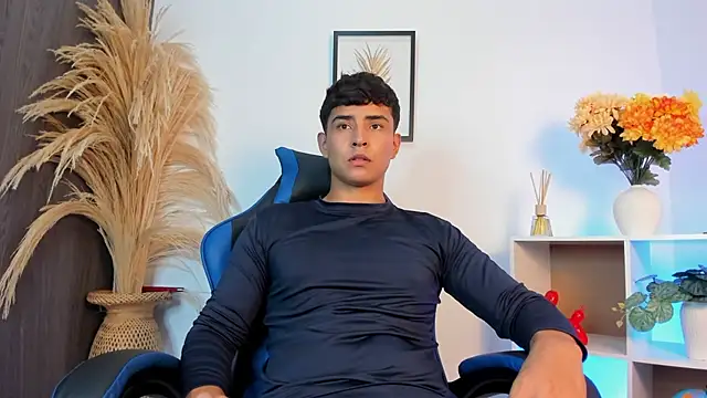 Thiago Connor21 online show from April 5, 2026, 8:26 pm