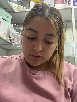 Snapshot of itsgianna chatting on October 16, 2025, 5:10 pm itsgianna online show from October 16, 2025, 5:10 pm