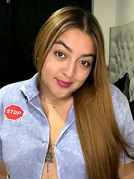 Snapshot of itsgianna chatting on October 16, 2025, 1:25 am itsgianna online show from October 16, 2025, 1:25 am