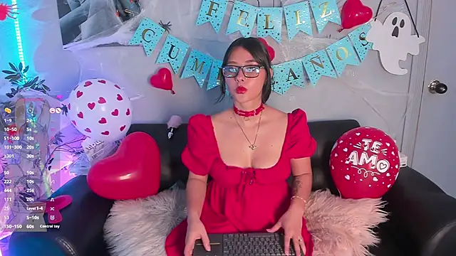 Snapshot of Hekate_20 chatting on October 10, 2025, 7:36 pm Hekate 20 online show from October 10, 2025, 7:36 pm