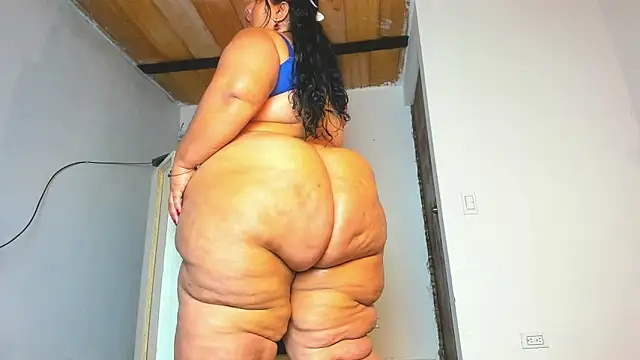 Snapshot of BBW_LATIN_BIGASSS chatting on June 14, 2026, 12:40 am BBW LATIN BIGASSS online show from June 14, 2026, 12:40 am