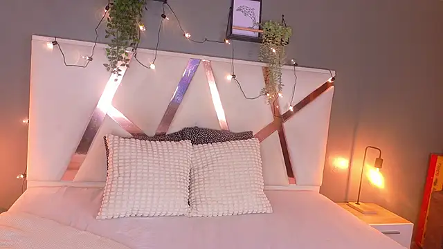 AmarisLenox   online show from October 11, 2025, 2:45 am