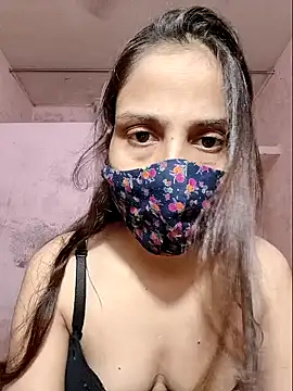 DIVINEDIVAA online show from October 5, 2025, 7:54 am
