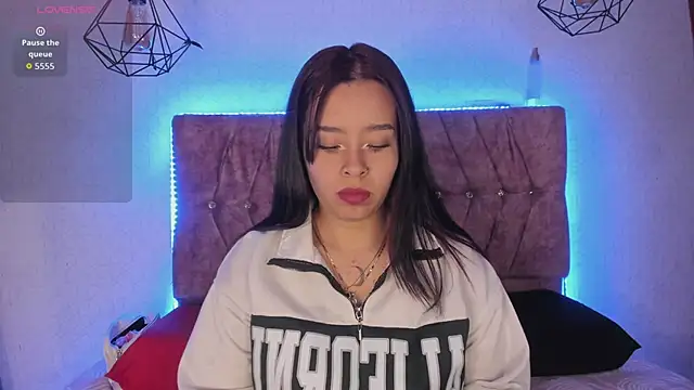 Snapshot of Mia_lopez_1 chatting on October 21, 2025, 11:20 am Mia lopez 1 online show from October 21, 2025, 11:20 am