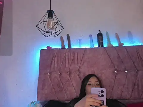 Cony l online show from November 6, 2025, 12:20 pm