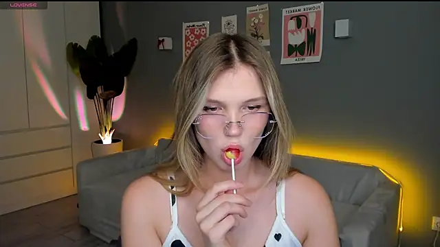 linakorvin online show from October 22, 2025, 1:32 pm