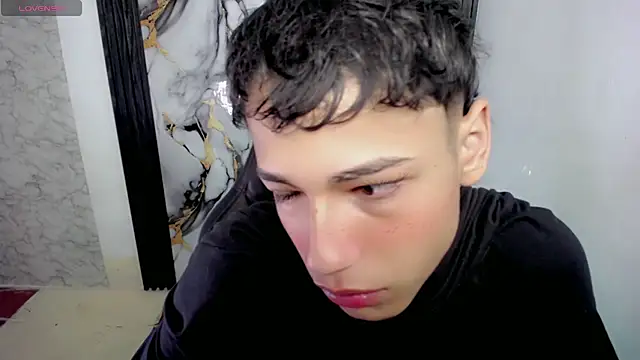 Im david02 online show from December 1, 2025, 1:12 pm