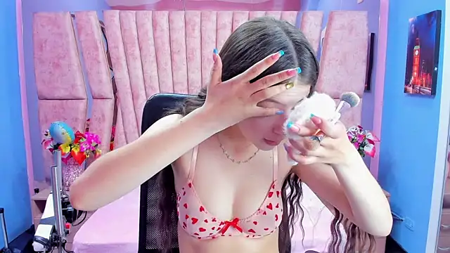 sarah sweett  online show from November 5, 2025, 2:09 pm