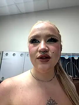 RollDolls online show from October 16, 2025, 5:05 am