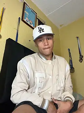 lyan t2 online show from December 3, 2025, 4:57 am