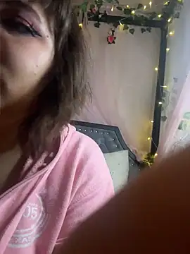 Snapshot of bbybubbles chatting on April 7, 2026, 5:04 pm bbybubbles online show from April 7, 2026, 5:04 pm