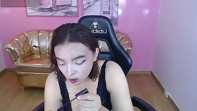 mia foster t online show from November 27, 2025, 1:11 pm