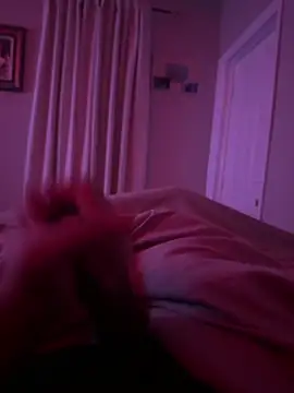 familia0210 online show from October 17, 2025, 4:09 pm