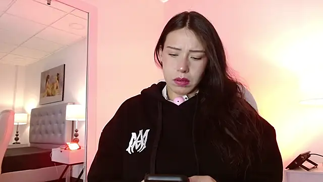 Snapshot of Mariaaam_ chatting on October 10, 2025, 11:44 am Mariaaam online show from October 10, 2025, 11:44 am