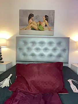 Snapshot of Mariaaam_ chatting on October 18, 2025, 12:40 pm Mariaaam online show from October 18, 2025, 12:40 pm