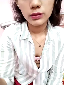 Snapshot of night_queeen7 chatting on October 10, 2025, 5:58 pm night queeen7 online show from October 10, 2025, 5:58 pm