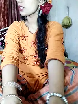 Snapshot of night_queeen7 chatting on October 3, 2025, 6:31 pm night queeen7 online show from October 3, 2025, 6:31 pm