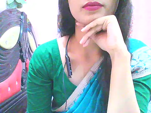 Snapshot of night_queeen7 chatting on November 13, 2025, 6:01 pm night queeen7 online show from November 13, 2025, 6:01 pm