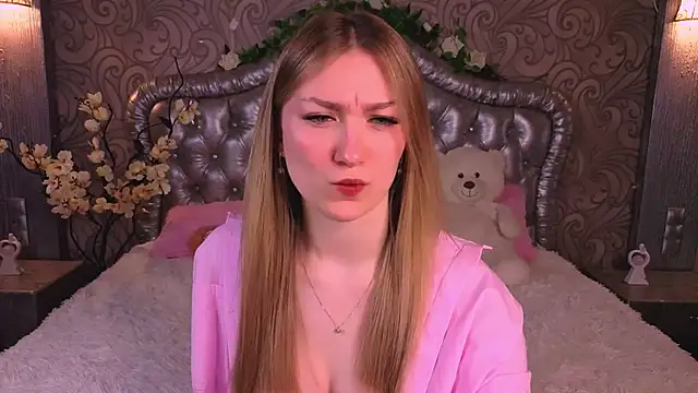 AngelAnabelle online show from March 18, 2026, 8:21 pm