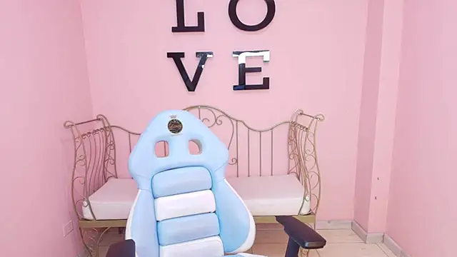 ingrid03 taffur online show from October 8, 2025, 7:47 pm