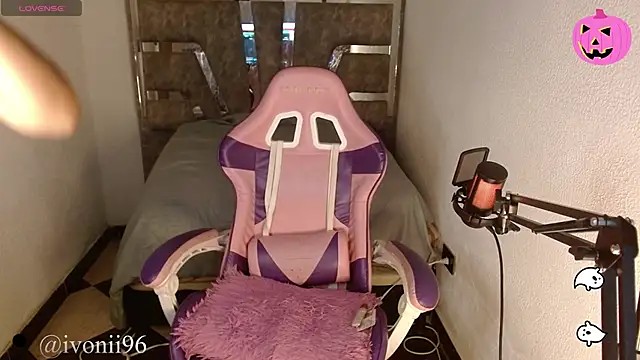 ivoni online show from October 21, 2025, 9:14 pm