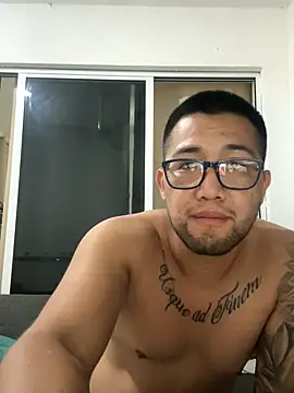 peloando22 online show from October 16, 2025, 11:46 pm