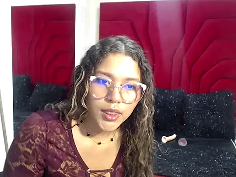 Snapshot of jimena_bell chatting on October 24, 2025, 12:59 pm jimena bell online show from October 24, 2025, 12:59 pm