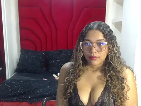Snapshot of jimena_bell chatting on October 28, 2025, 11:42 am jimena bell online show from October 28, 2025, 11:42 am