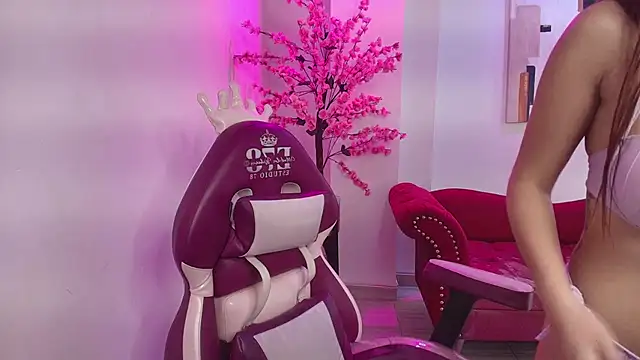 Summer miller online show from November 30, 2025, 11:33 am