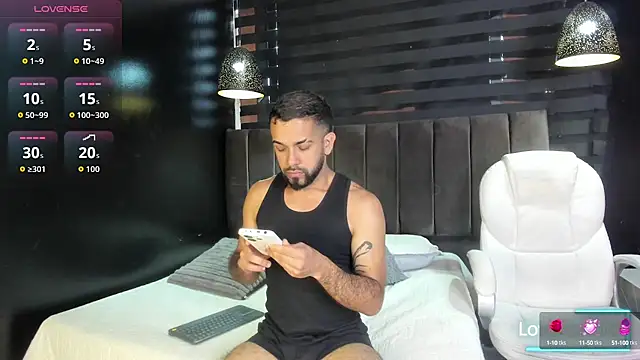 Snapshot of Lobo_sex21 chatting on October 6, 2025, 7:25 pm Lobo sex21 online show from October 6, 2025, 7:25 pm