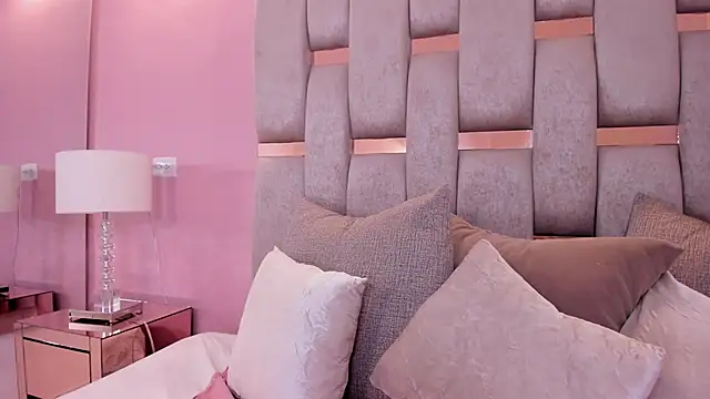 Snapshot of maddie_greyy chatting on October 16, 2025, 4:15 pm maddie greyy online show from October 16, 2025, 4:15 pm