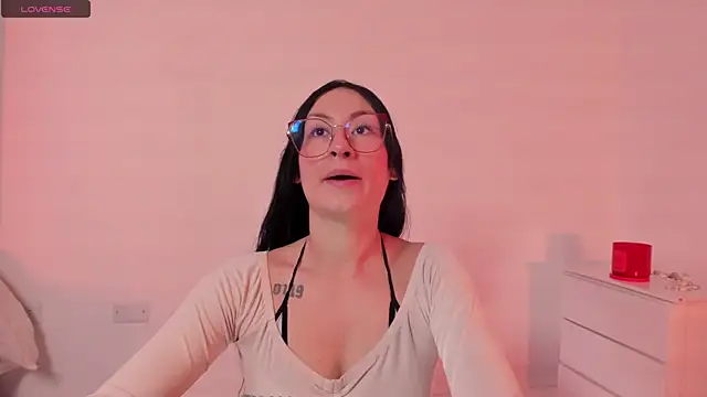 clover tter  online show from November 12, 2025, 4:11 pm