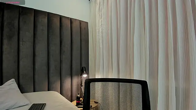 ivannagates online show from November 4, 2025, 6:22 pm