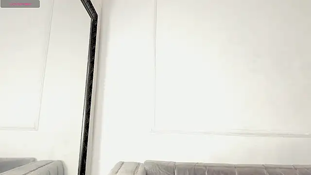 Nahomycarterr online show from February 2, 2026, 11:42 am