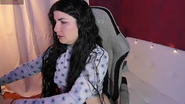 Snapshot of beyondsteel_ chatting on November 8, 2025, 8:18 am beyondsteel online show from November 8, 2025, 8:18 am