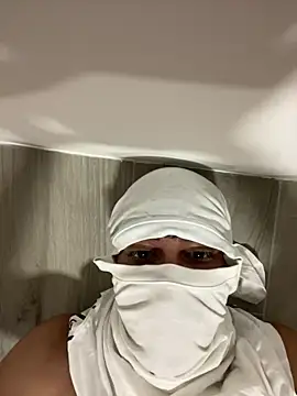 chicosecreto1 online show from October 2, 2025, 1:42 am