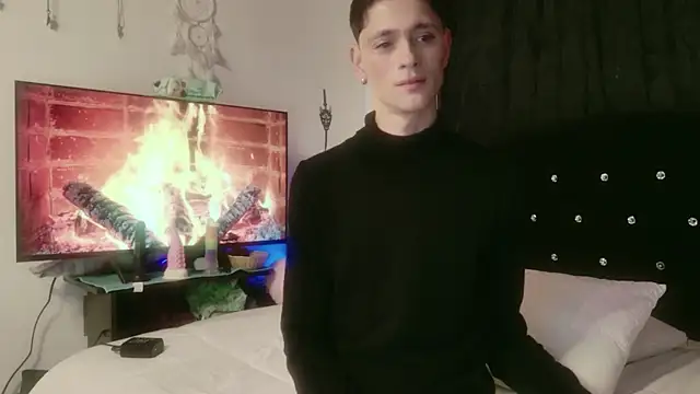 Tyler cat online show from November 2, 2025, 3:06 pm