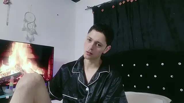 Tyler cat online show from October 15, 2025, 11:18 am