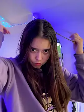 Snapshot of gabriiieela_ chatting on January 7, 2026, 10:15 pm gabriiieela online show from January 7, 2026, 10:15 pm