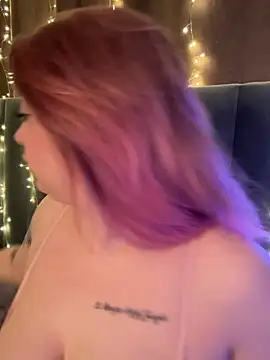 Snapshot of KellyMoors chatting on February 7, 2026, 1:24 am KellyMoors online show from February 7, 2026, 1:24 am